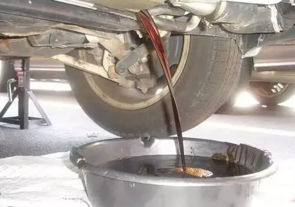 潔匠凈化·的凈工業(yè)除臭劑_廢機油處理難度大，擺脫“惡臭異味”又有什么方向？